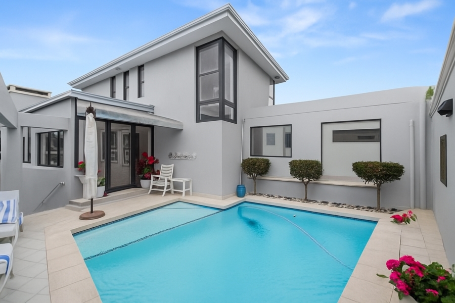 4 Bedroom Property for Sale in Sunset Links Western Cape